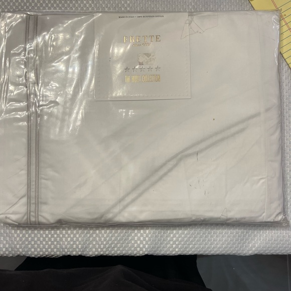 Frette Bedding Nwt Frette Hotel Collection King Cal Bed Skirt